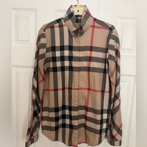 Authentic Burberry shirt. Size Medium